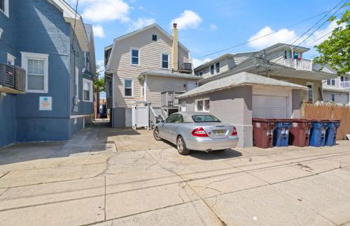 Dazzling Bungalow within 2 Blocks of Beach - Foto 41