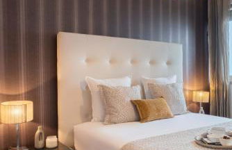 Modern Flat with Balcony & Garage by HostWise - Foto 9