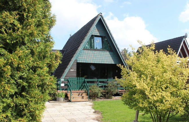 Roof-only House Modern Retreat - Photo 1