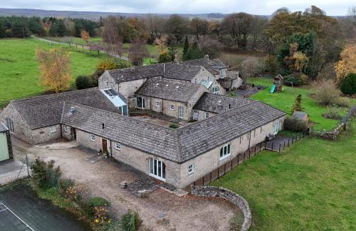 Luxury Barn - Hot Tub, Views, Stunning Location! - Pass the Keys - Photo 1