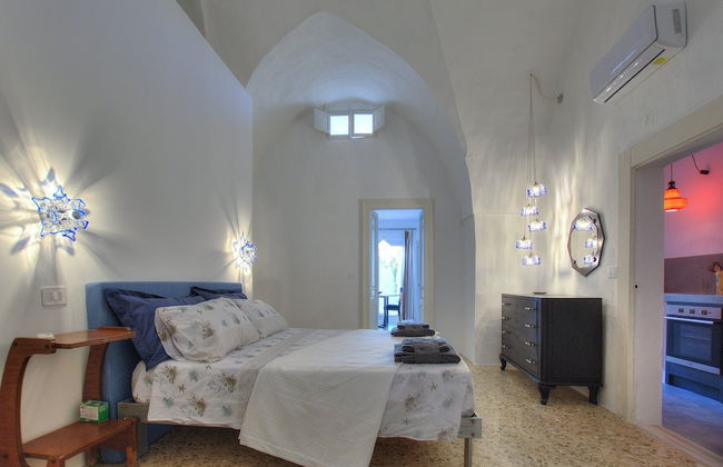 Lovely 70s Style Patio and Terrace - Photo 9