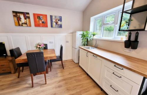 Charming Detached Cottage Near John Radcliffe Hospital Free Parking Self check-in - Foto 9