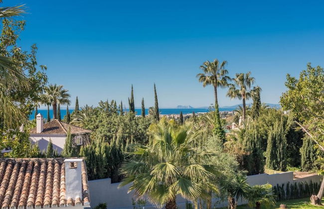 Magnificent And Modern Decorated Villa - Photo 38