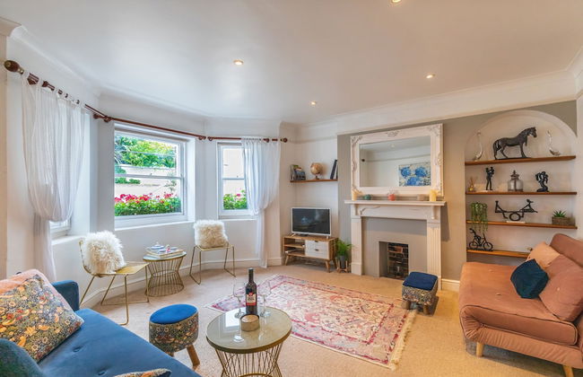 Seafront Apartment Private Garden & Free Parking - Foto 1