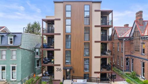 PFR Suites - Highland, 3BR 2BA Shadyside Condo, Penthouse Unit, 2 Decks, Off-Street Parking, 4th Floor Walkup - Foto 5