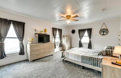 Steps to Crystal Lake Spacious Retreat with Views - Foto 19