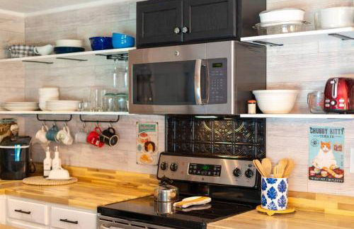 Pet friendly - steps to water! - Foto 17