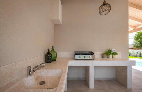 5 Bedroom Nice Home In Manjadvorci - Foto 17