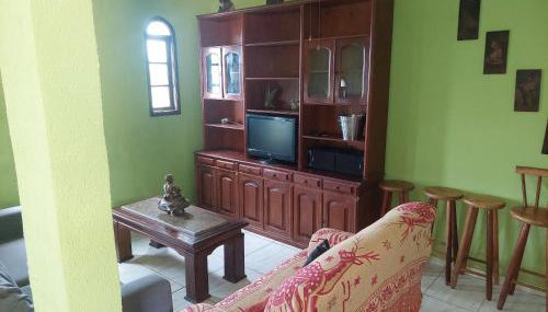 Casa espaçosa e bem aconchegante - Foto 3