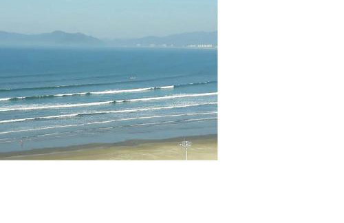 Apto pé-na-areia em Bertioga - Indaia Home Club - Foto 32