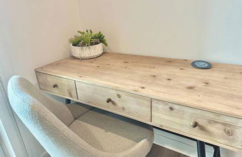 Corner 2 Bedroom 2 Bath Condo - Balcony - Parking - Foto 4