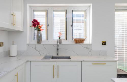 Spacious 4BR Home Garden & Office Space - Foto 11