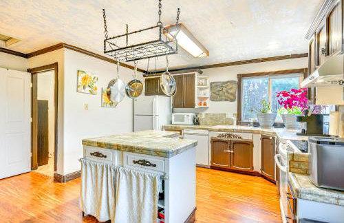 4 Mi to Sandy River Access Studio with Mtn Views! - Photo 8