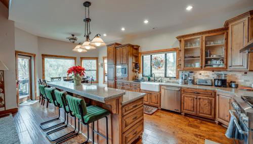 Pine Mountain Club Cabin with Private Deck and Views! - Foto 3