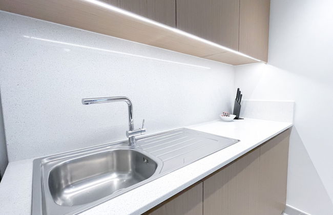 Creek Beach Dubai to Stunning 2B Apt with Balcony in Dubai Creek Harbour - Photo 14