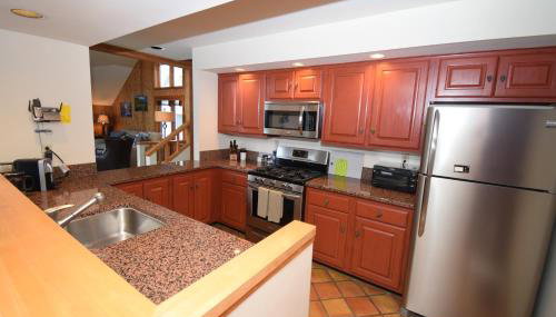 Stratton Mountain Condo with a Hot Tub! Sleeps 12! - Foto 4