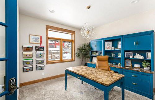 Great Falls Luxe Haven 4BR Gym Office and Hot Tub - Foto 44