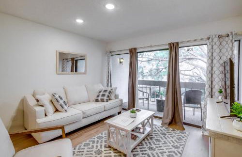 Chic Montgomery Condo with Balcony and Pool Access! - Foto 5