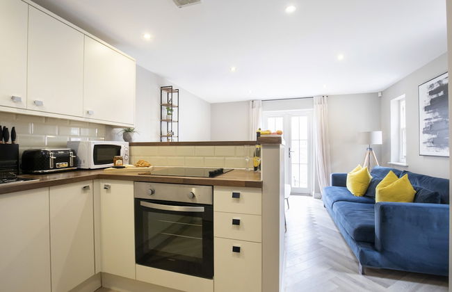 Elliot Oliver - 2 Bedroom Garden Apartment With Parking - Photo 8