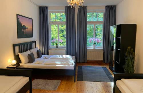 DEUTSCHE VILLA - SUPERIOR APARTMENT- 1 Obergeschoss mit gem Sauna und Garten - Foto 1