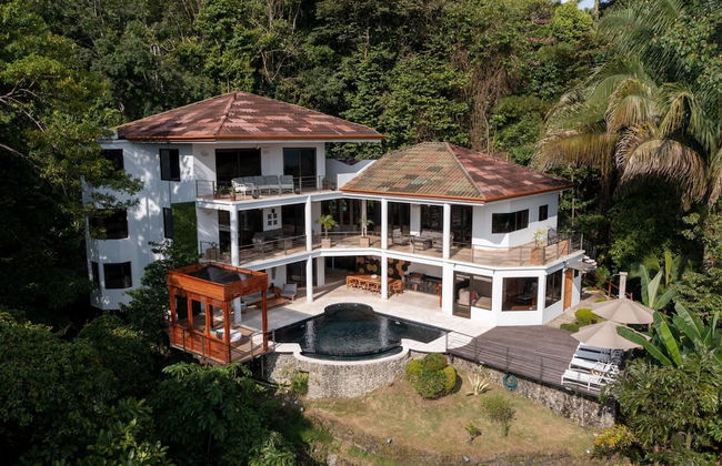 Stunning 7 BR Villa Manuel Antonio Sanctuary - Photo 8