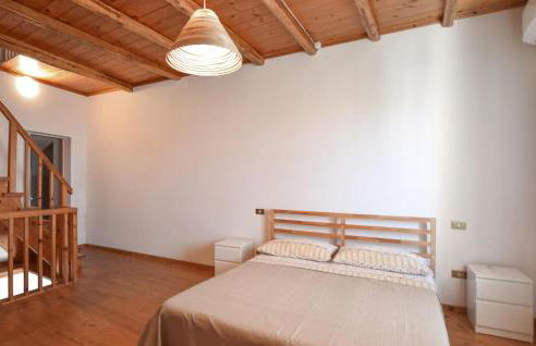 Awesome Home In Motta San Giovanni - Foto 11