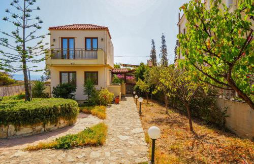 Family seaside Kladissos Villa with private heated pool! - Photo 49