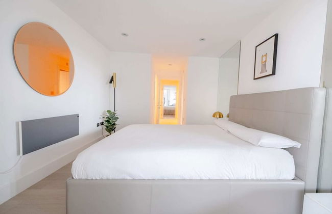 Central 2BD Flat w/ River View Balcony - Vauxhall! - Photo 5