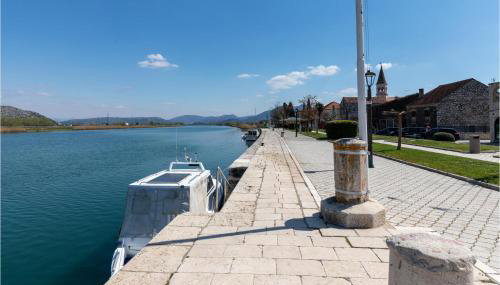 3 Bedroom Amazing Home In Opuzen - Photo 2