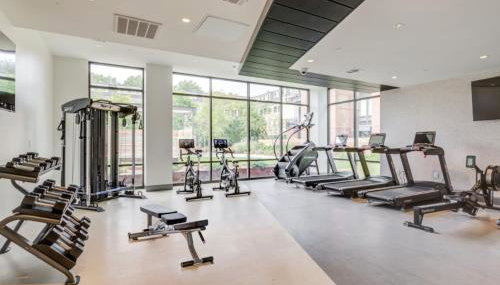 Upscale 2BR Condo with Gym & Parking near MGH & TUFTS - Foto 2