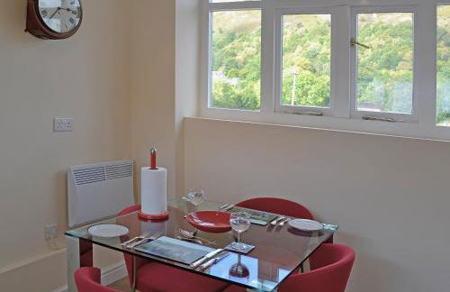 Porter's Lodge - Photo 4