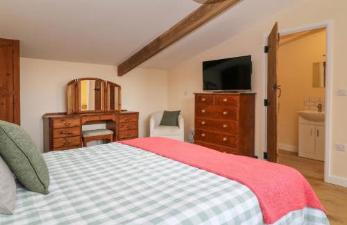 Muddy Udders Dairy - Photo 19