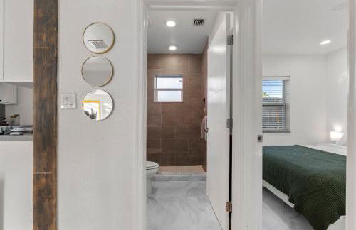 Yellow Door Oasis airport, cruise port and beach close-by - Foto 14