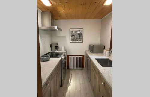 Peaceful Getaway Cottage on grounds of historic mid-century gem - Foto 10