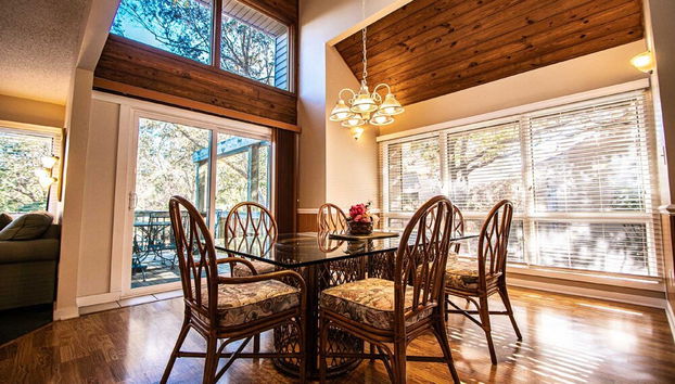 Waterwood Resort and Sand Castle Village by VRHost - Foto 4, Refeições no quarto