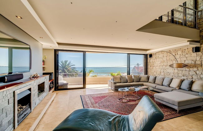 Multi-level Family Villa w Private Pool Views Lions Crest - Foto 7