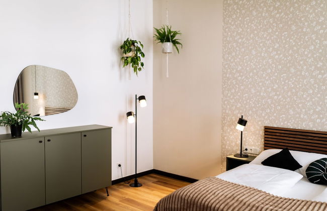 Urban Jungle Apartments - Photo 30