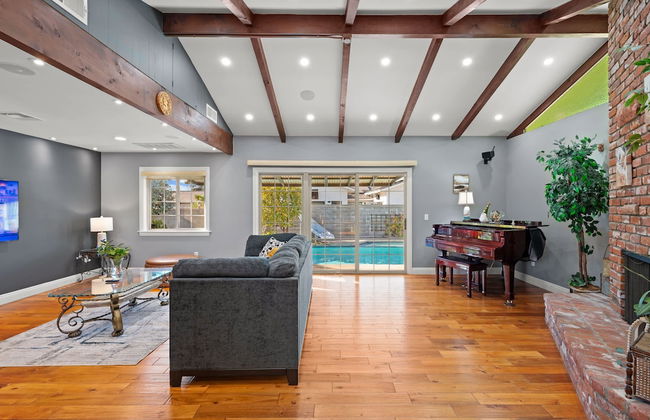 Luxury Estate With Sparkling Pool Elegant Amenities - Foto 12