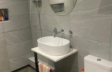 1 bed river apartment on the docks - Foto 11