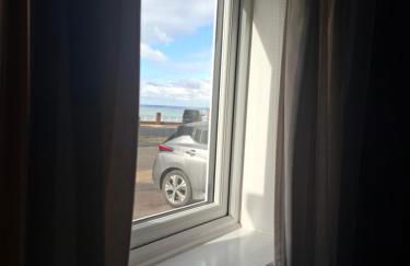 Driftmark Beachfront location Aberavon Beach Sea Views Large Driveway parking private site fibre optic wi fi - Photo 16