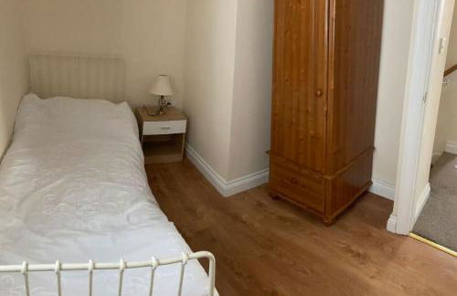 Challoner House - sleeps 5 - Photo 5