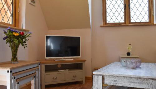 The Bee Hive - Photo 5