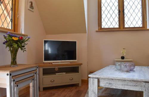 The Bee Hive - Photo 5