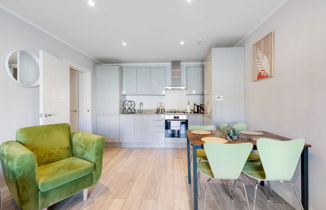 2 Bdrm Penthouse with parking Wycombe - Foto 43