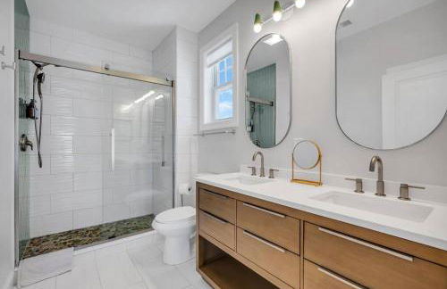 1 Block to Beach, Park 3 cars, Game Room and Balcony - Foto 45