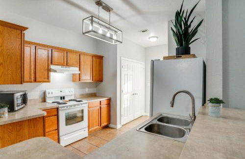 1 Mi to Historic Dtwn Weatherford Home with Yard - Foto 2