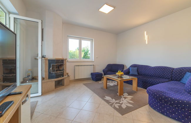 Idyllic Getaway Lovrec Villa With Pool - Foto 15