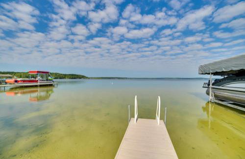 Pet Friendly Mullett Lake Cabin with Dock! - Foto 2