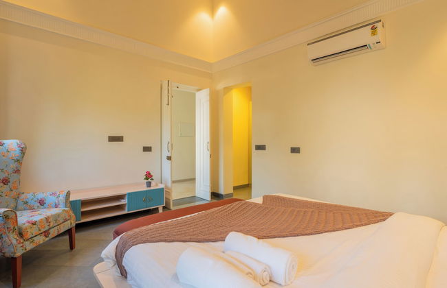 ELIVAAS Laguna Camellia | Luxe 4 BHK Villa Near Popular Beaches with Private Pool - Photo 12