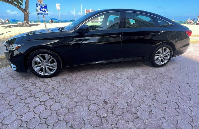 Stylish Remodeled 3BR w Yard Near Airport and Beaches - Photo 16